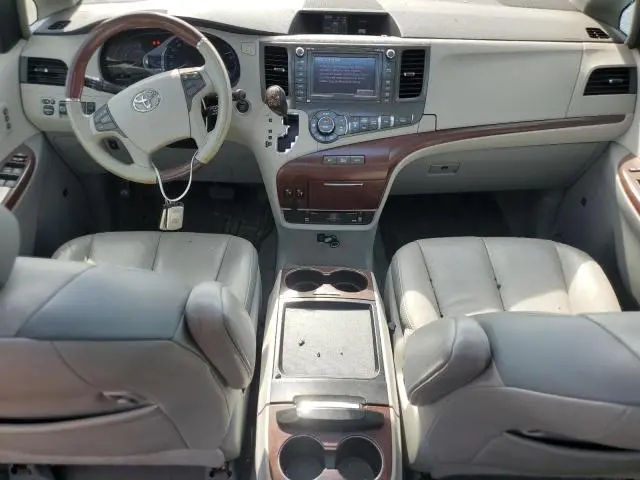 2011 TOYOTA SIENNA XLE