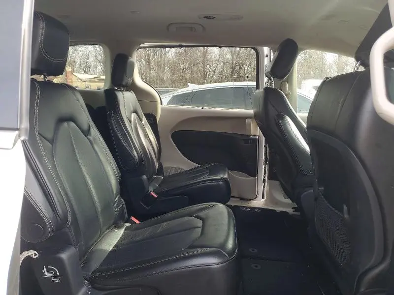 2020 CHRYSLER VOYAGER LXI  