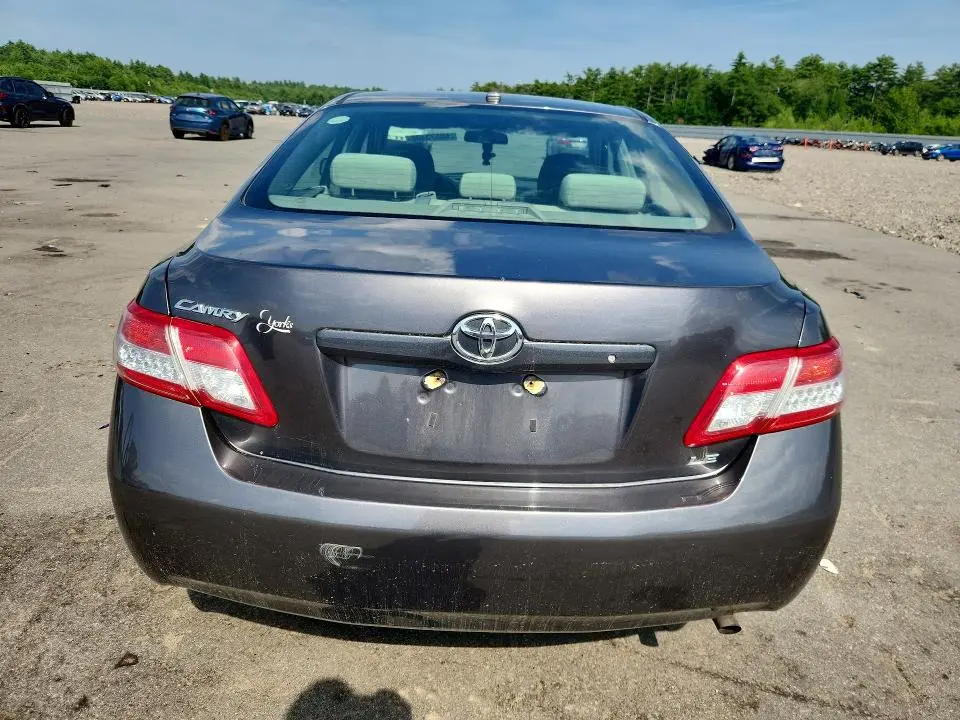 2011 TOYOTA CAMRY LE  