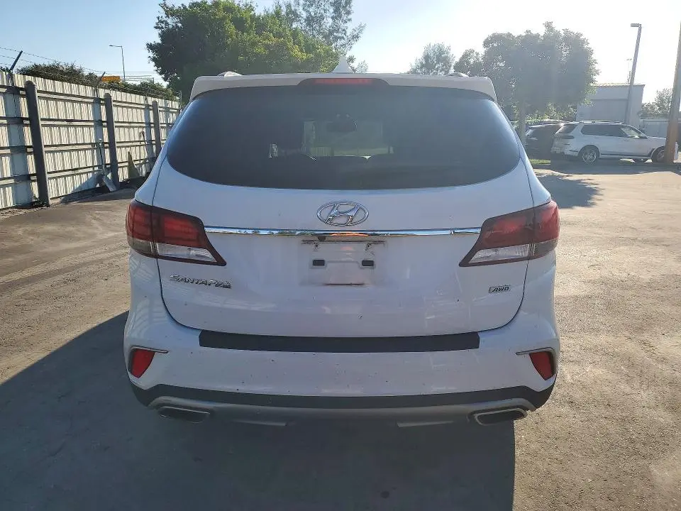 2017 HYUNDAI SANTA FE SE  