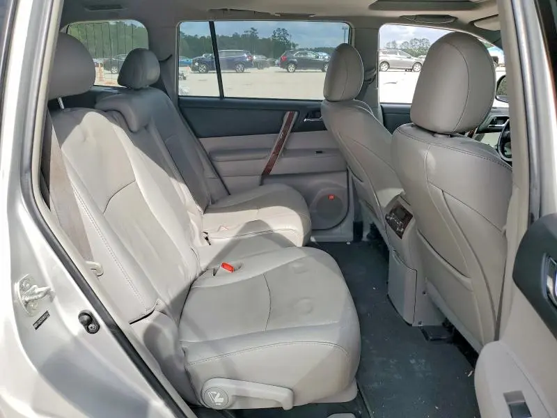 2011 TOYOTA HIGHLANDER LIMITED  