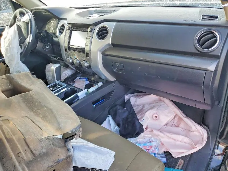 2017 TOYOTA TUNDRA SR5  