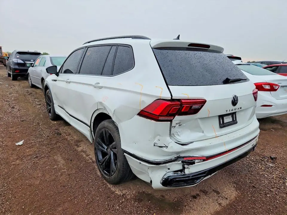 2023 VOLKSWAGEN TIGUAN SE R-LINE BLACK  