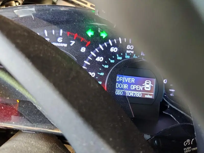 2011 TOYOTA CAMRY XLE V6  