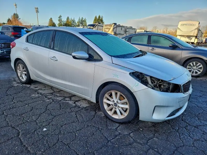 2017 KIA FORTE LX  