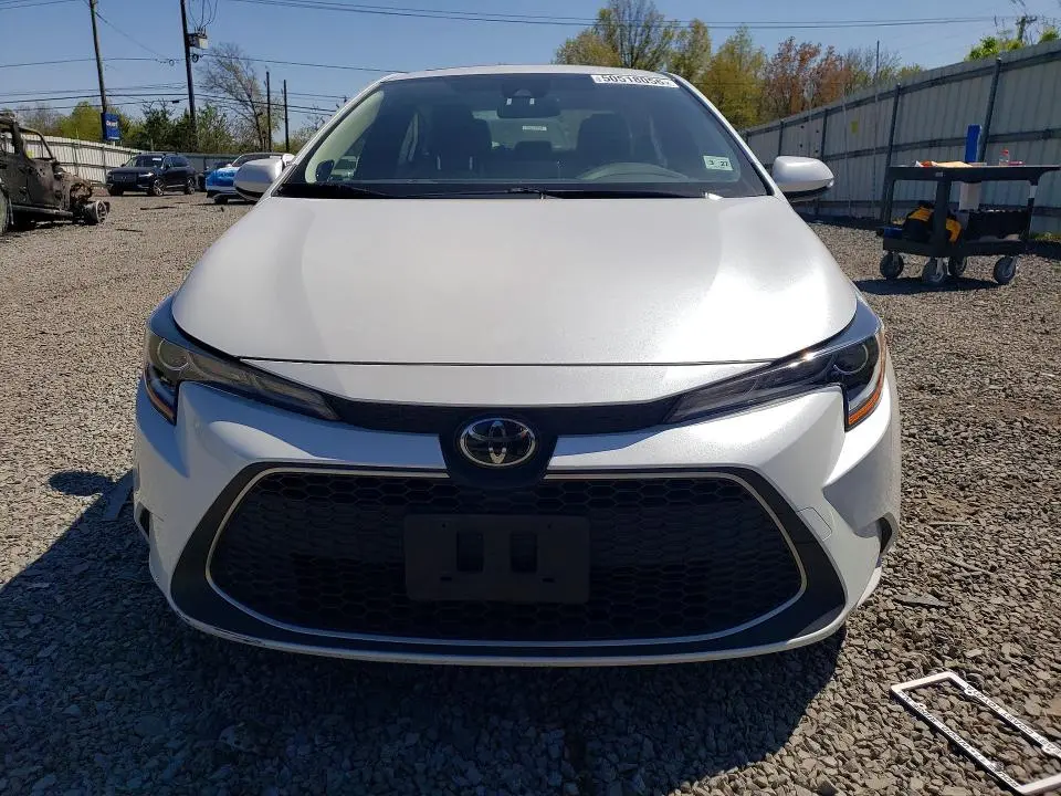 2022 TOYOTA COROLLA XLE  