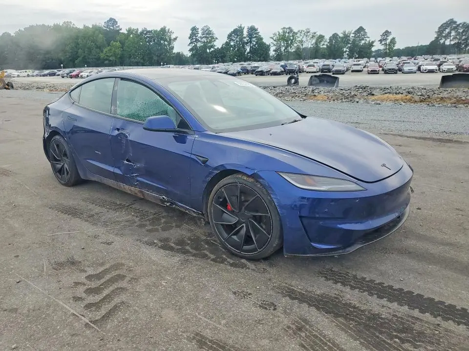 2024 TESLA MODEL 3   