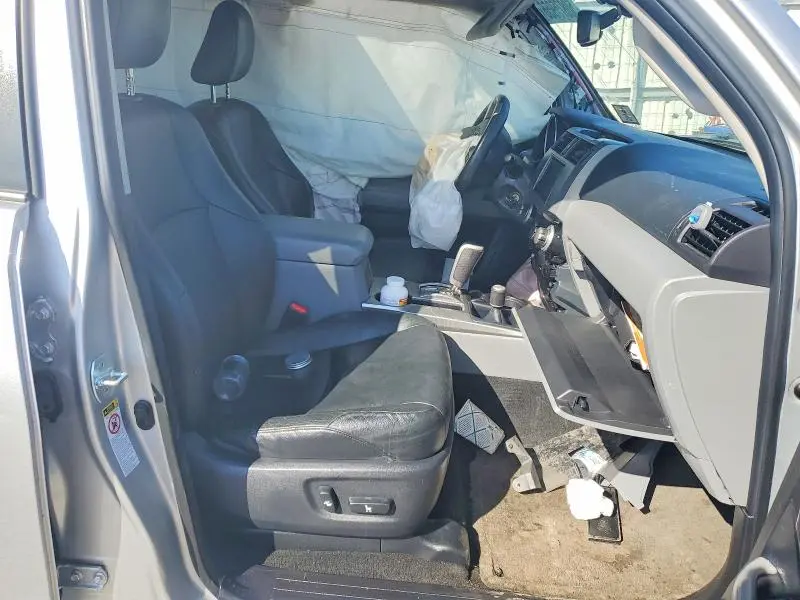 2011 TOYOTA 4RUNNER SR5  