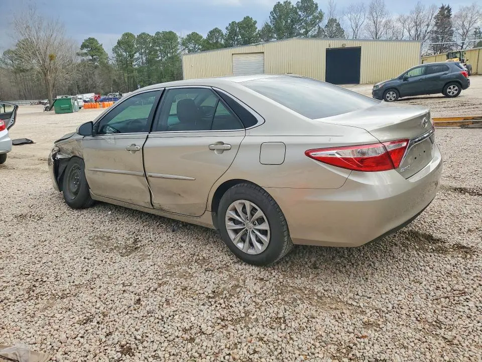 2015 TOYOTA CAMRY LE  