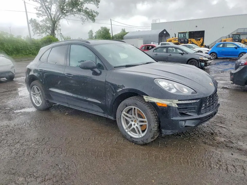 2018 PORSCHE MACAN   