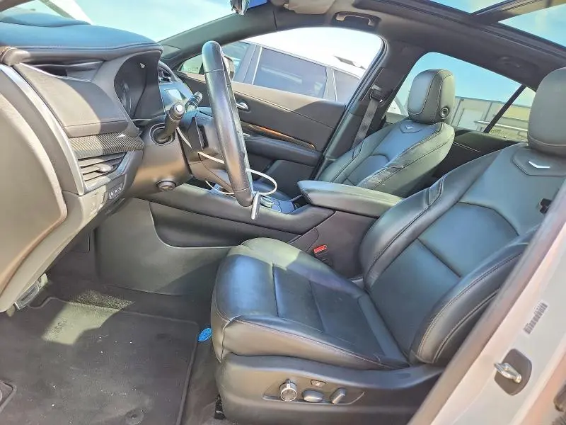2022 CADILLAC XT4 SPORT  
