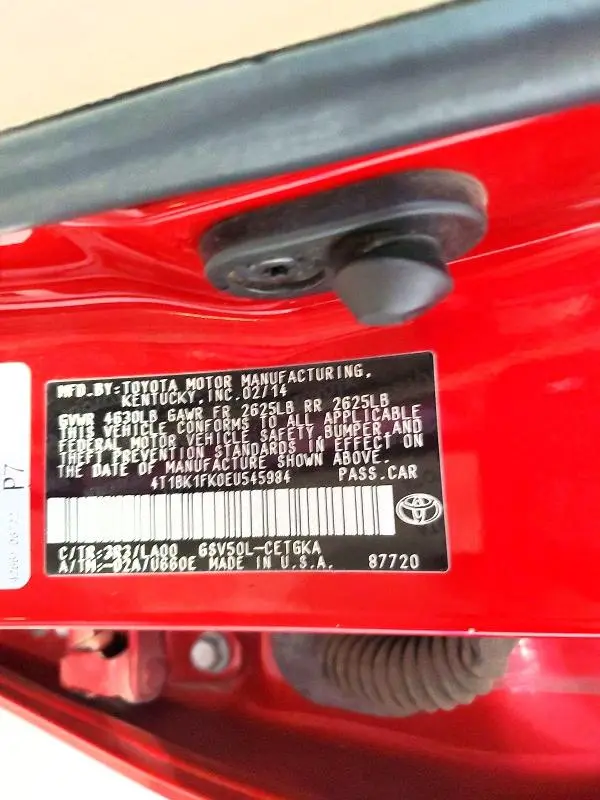 2014 TOYOTA CAMRY XLE V6  