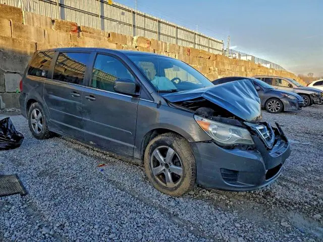 2010 VOLKSWAGEN ROUTAN SE  