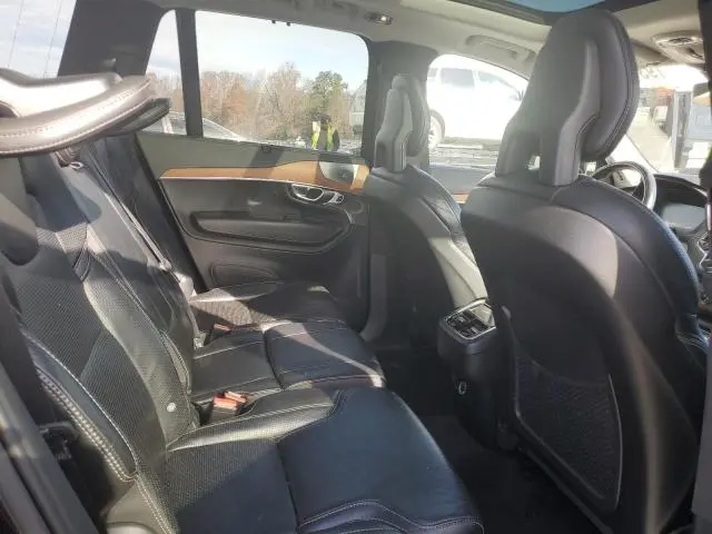 2018 VOLVO XC90 T6  