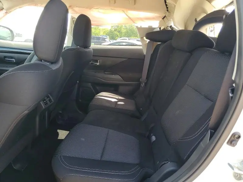 2019 MITSUBISHI OUTLANDER ES  