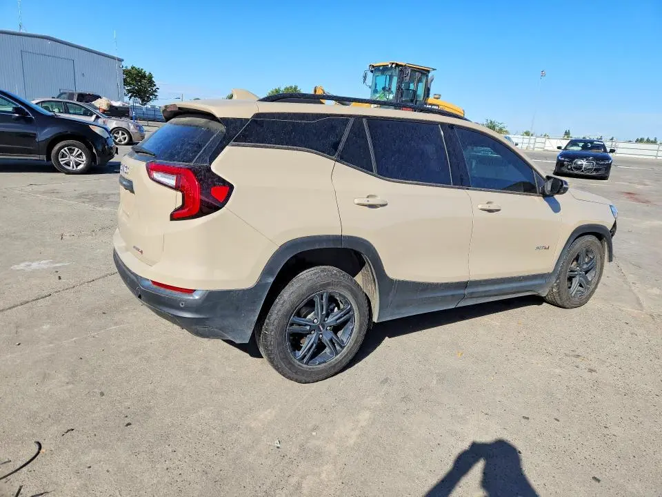 2022 GMC TERRAIN AT4  