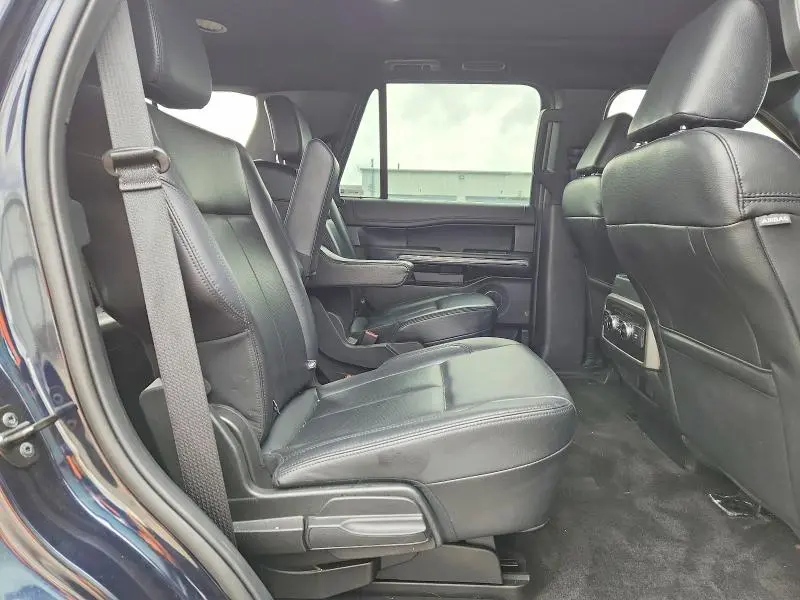 2021 FORD EXPEDITION XLT  