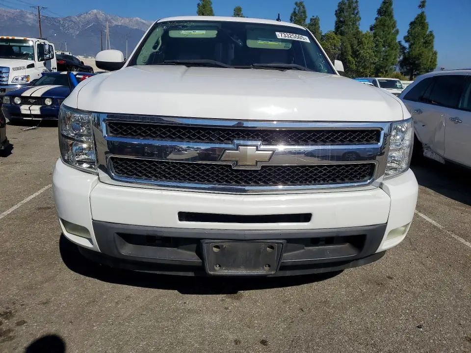 2011 CHEVROLET SILVERADO C1500 LTZ  