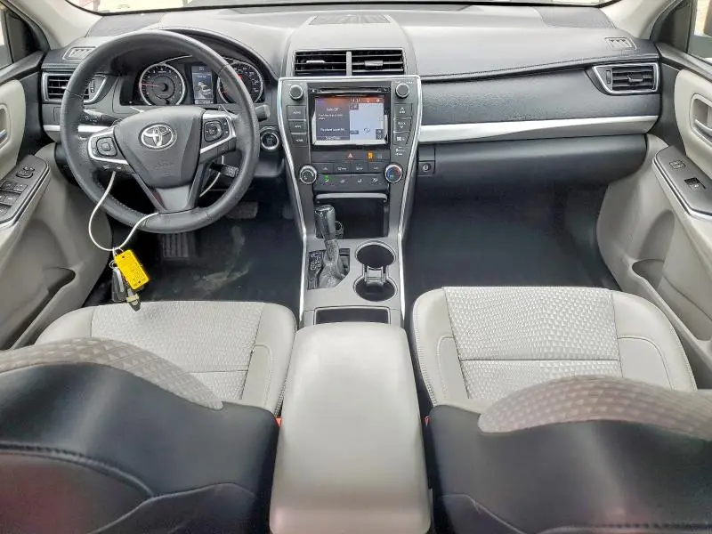 2015 TOYOTA CAMRY SE  