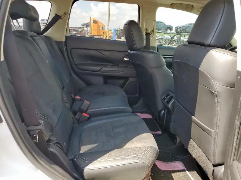 2019 MITSUBISHI OUTLANDER SE  