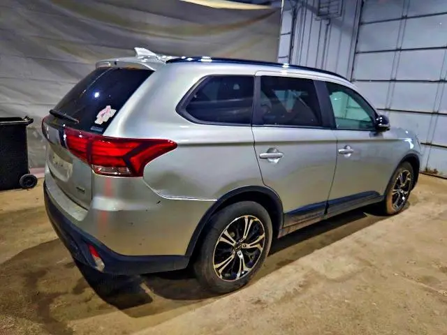 2020 MITSUBISHI OUTLANDER SE  