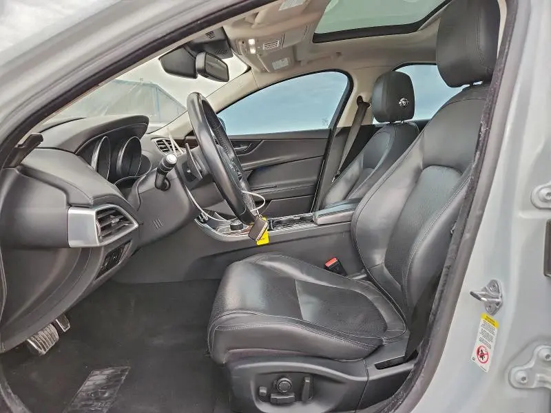 2017 JAGUAR XE FIRST EDITION  