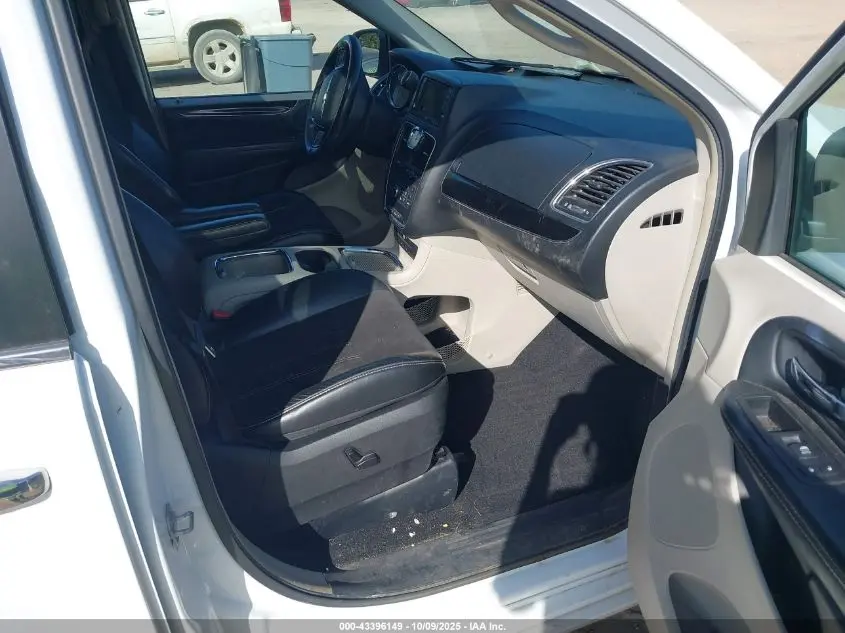 2015 CHRYSLER TOWN & COUNTRY PREMIUM