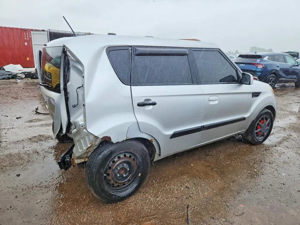 2010 KIA SOUL +  