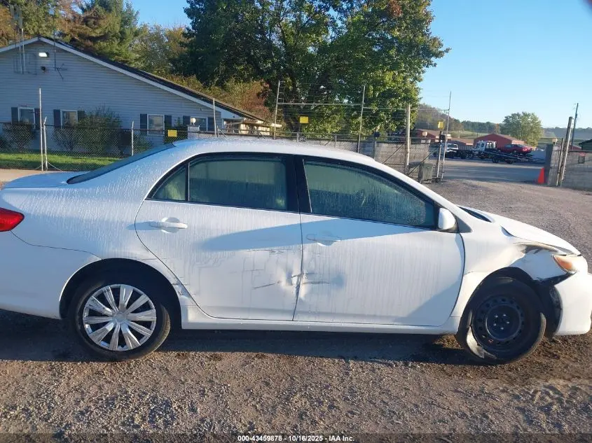 2013 TOYOTA COROLLA LE