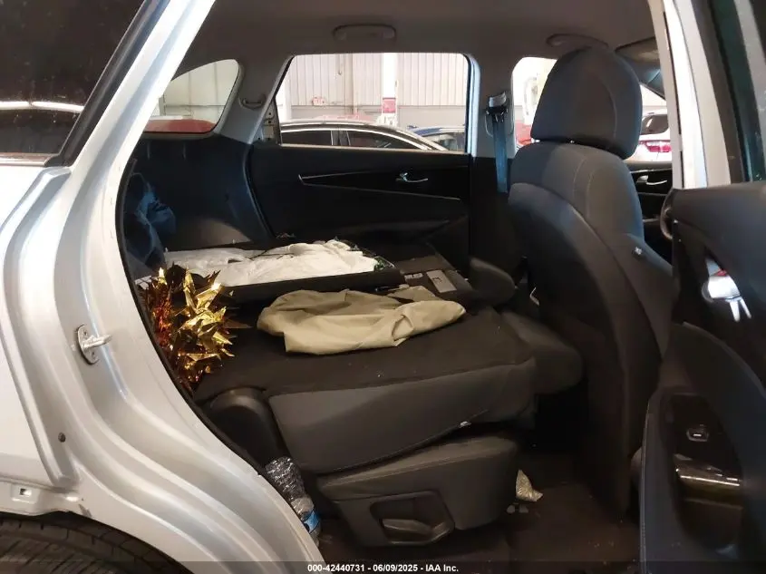 2017 KIA SORENTO 2.4L LX