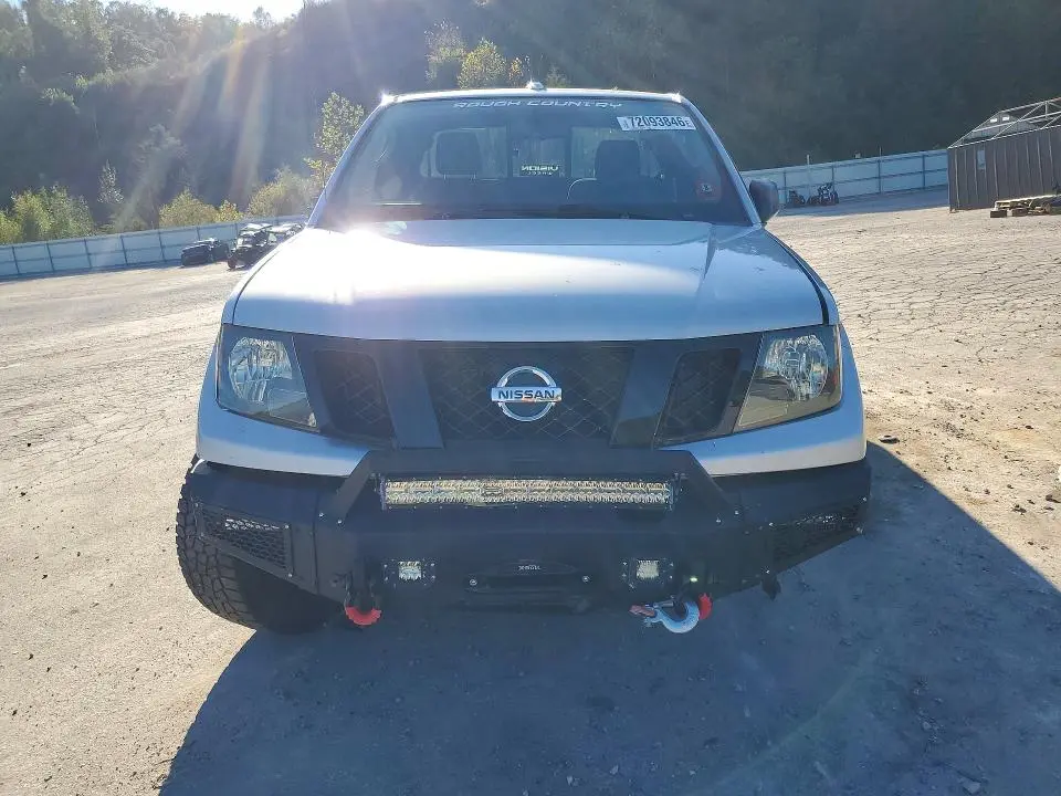 2011 NISSAN FRONTIER SV V6  