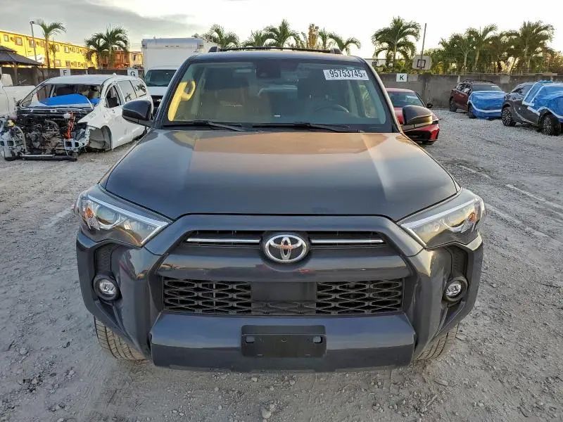 2024 TOYOTA 4RUNNER SR5  