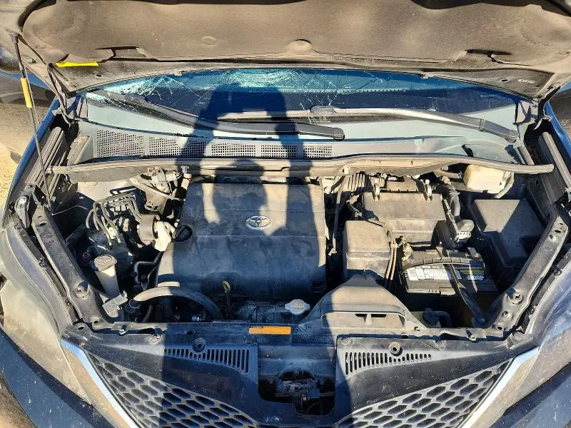 2013 TOYOTA SIENNA SPORT  
