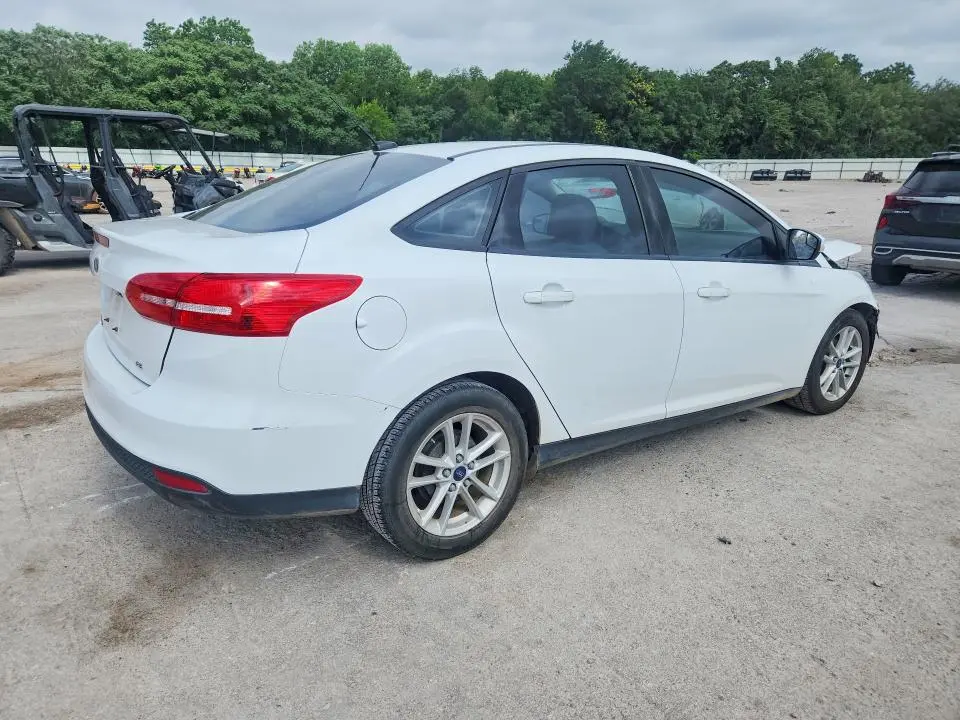 2017 FORD FOCUS SE  
