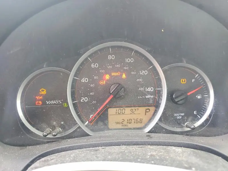 2012 TOYOTA YARIS 5-DOOR LE  