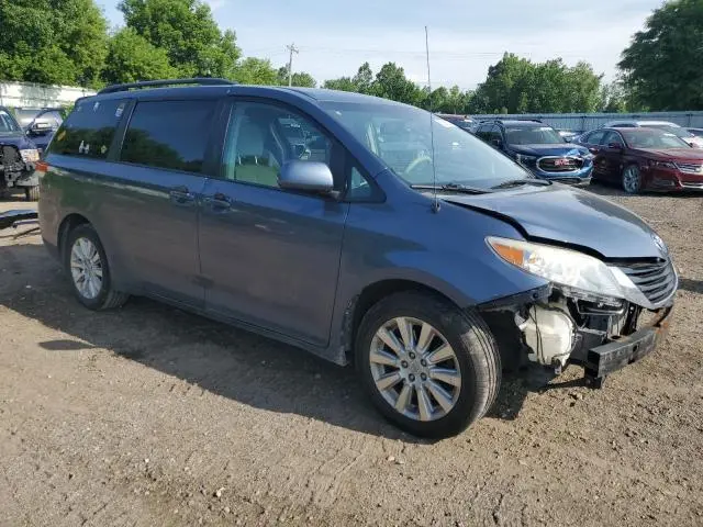 2014 TOYOTA SIENNA LE  