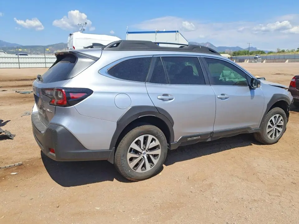 2025 SUBARU OUTBACK   