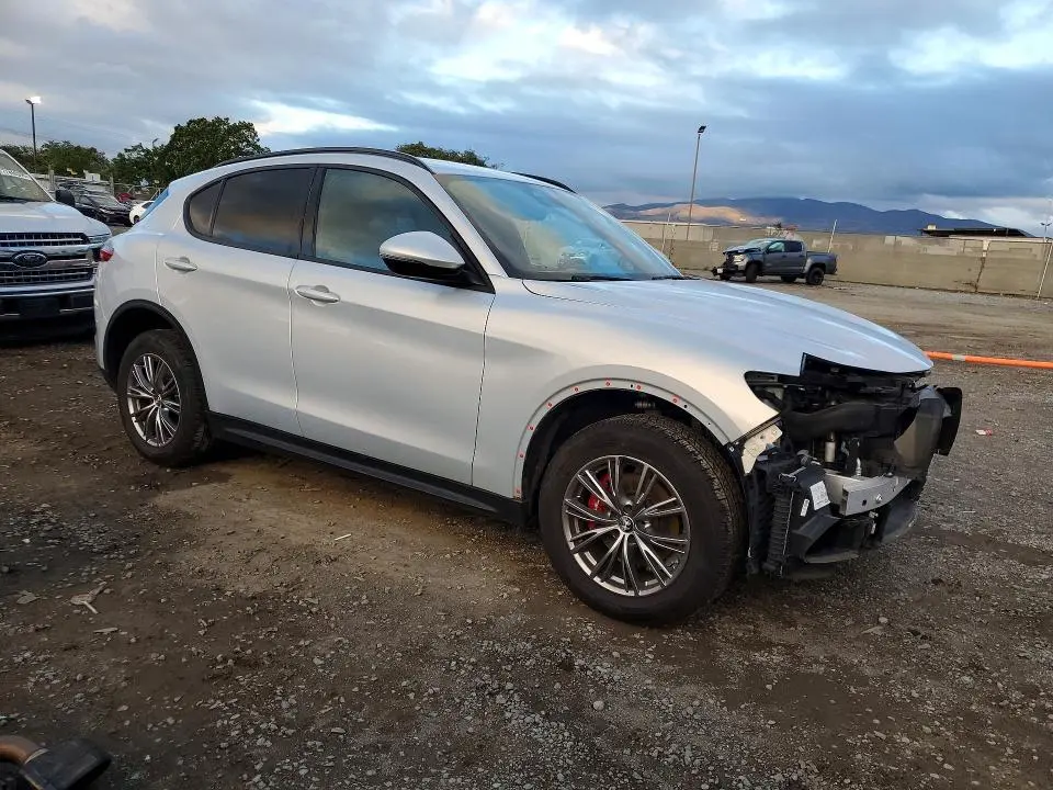 2022 ALFA ROMEO STELVIO   
