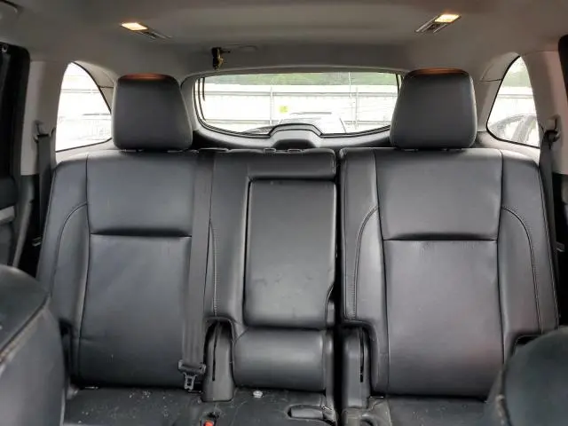 2018 TOYOTA HIGHLANDER SE  