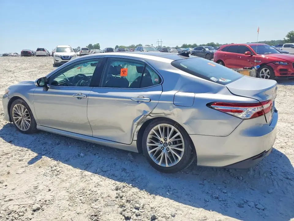 2019 TOYOTA CAMRY XLE  