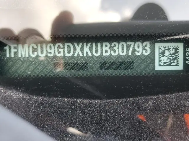 2019 FORD ESCAPE SE  