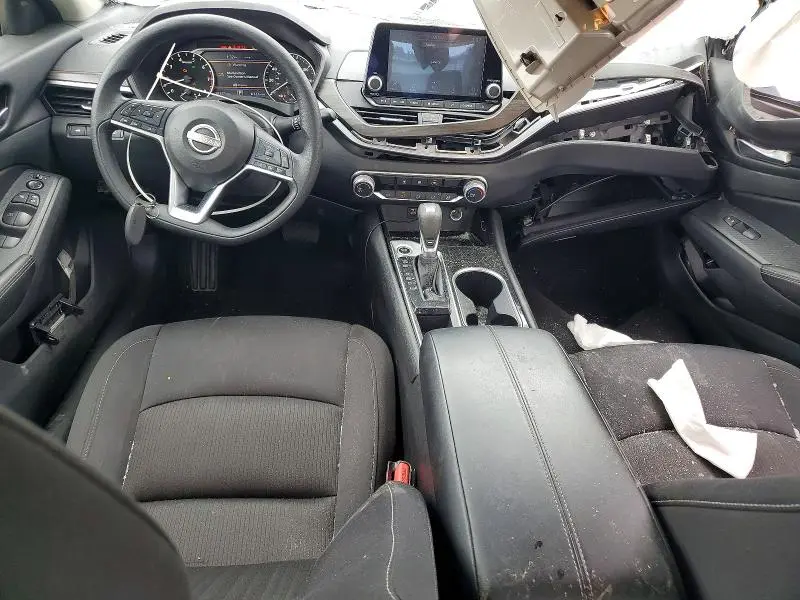 2024 NISSAN ALTIMA SV  