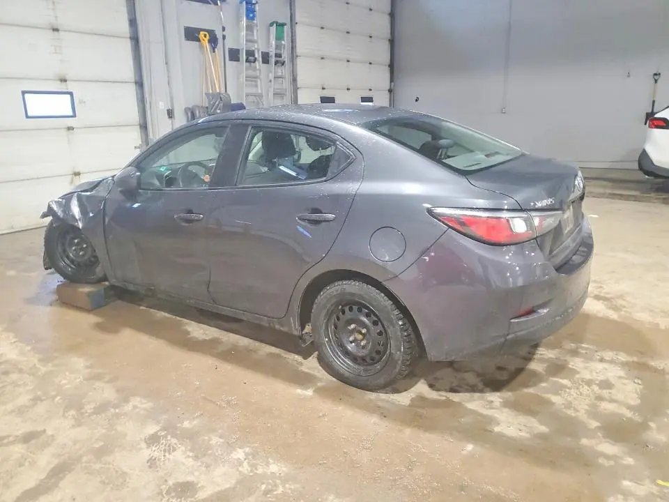 2016 TOYOTA YARIS   