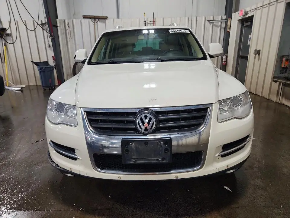 2010 VOLKSWAGEN TOUAREG V6  