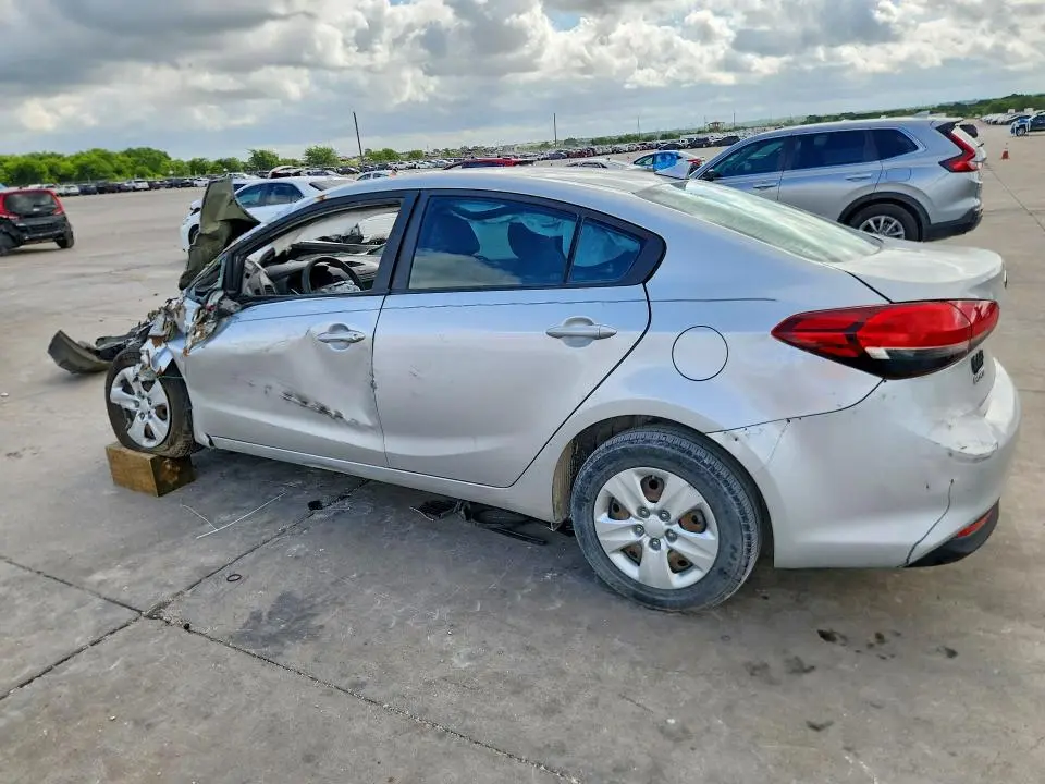 2017 KIA FORTE LX  
