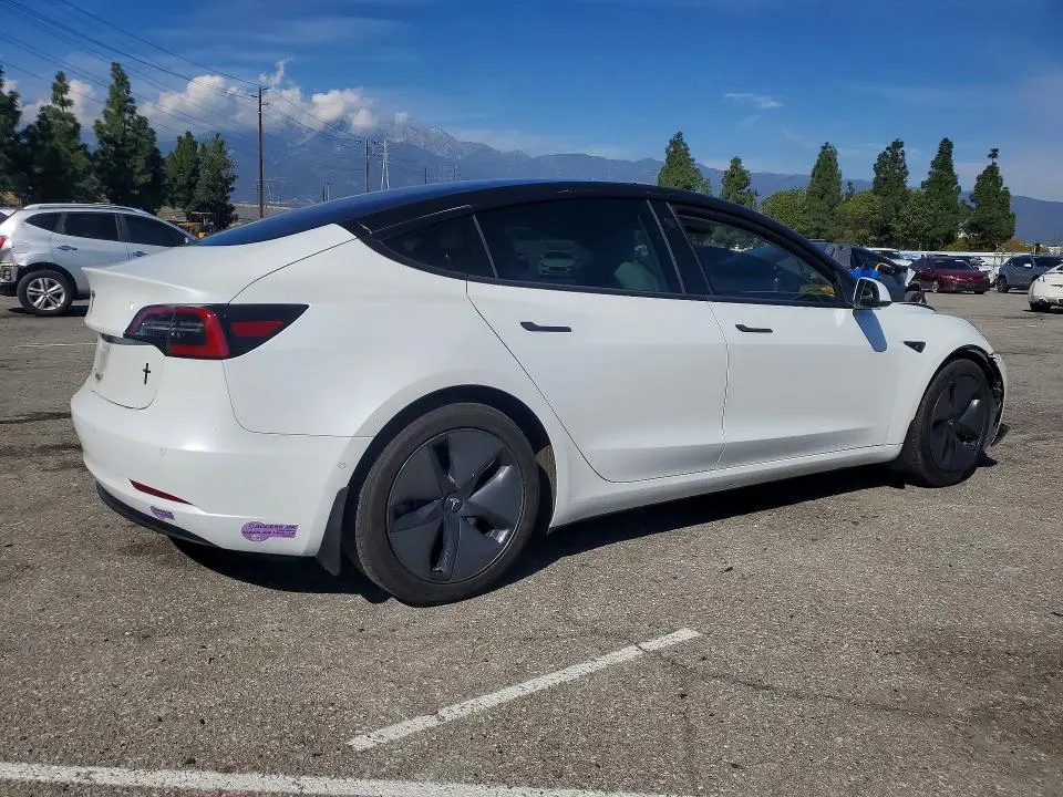 2018 TESLA MODEL 3   