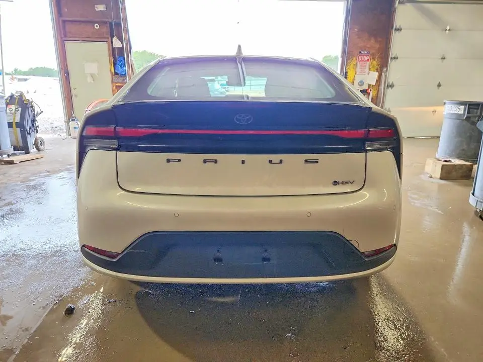 2023 TOYOTA PRIUS LE  