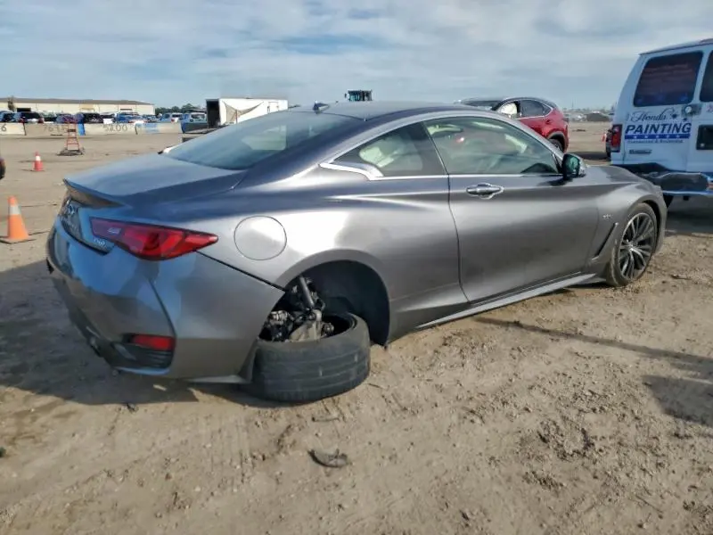 2018 INFINITI Q60 LUXE 300  