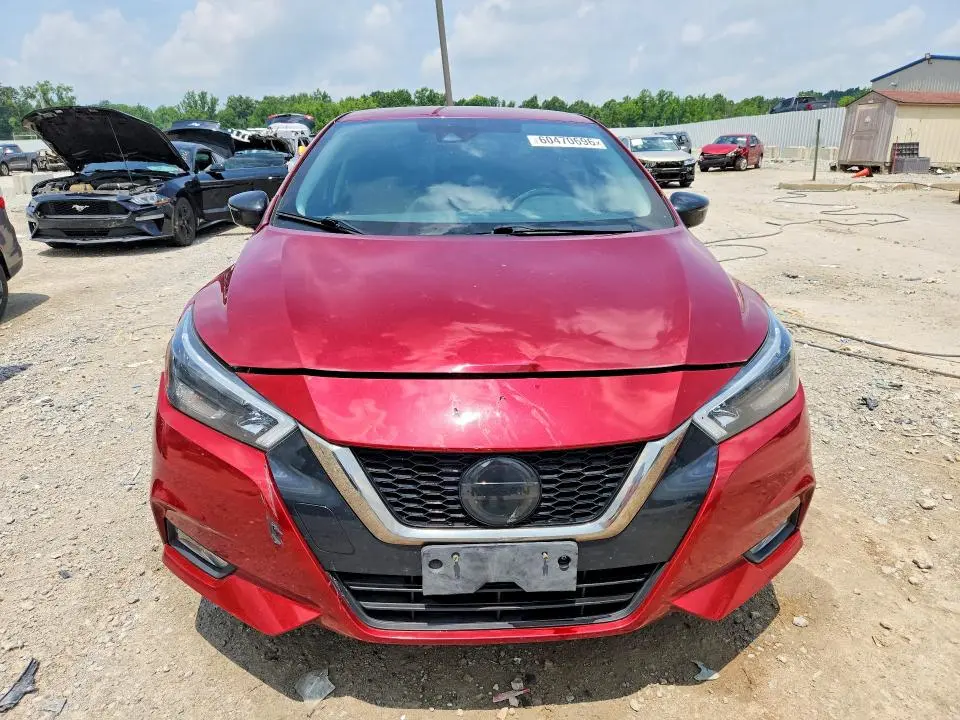 2021 NISSAN VERSA SR  