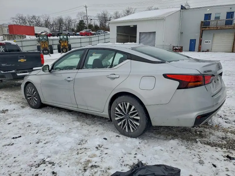 2023 NISSAN ALTIMA SV  